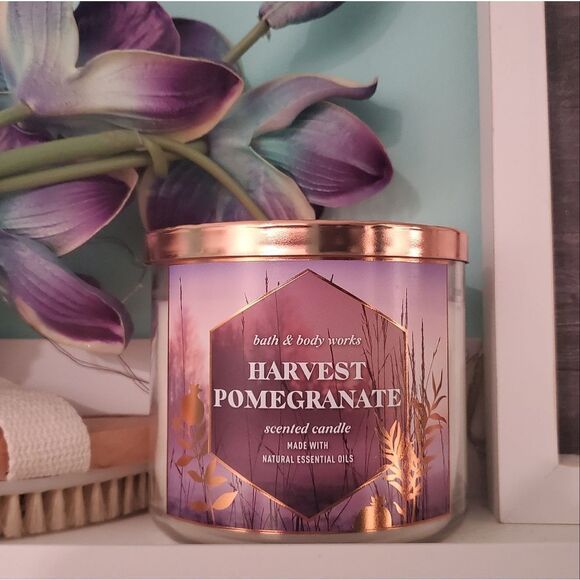 Harvest Pomegranate Candle by Bath and Body Works - Picture 2 of 5